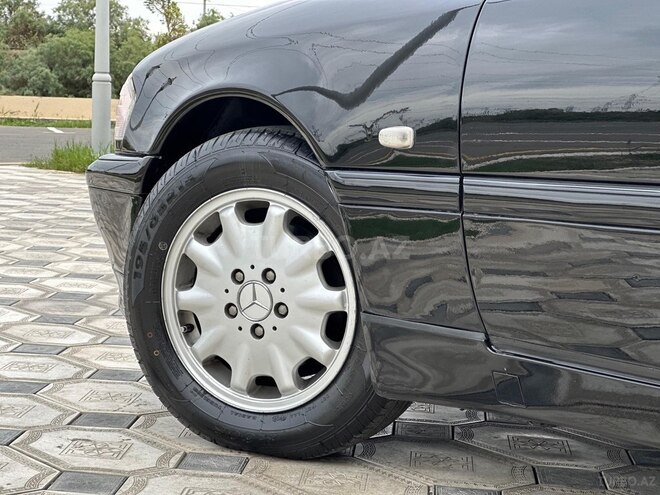 Mercedes C 200 1999, 385,000 km - 2.0 л - Saatlı