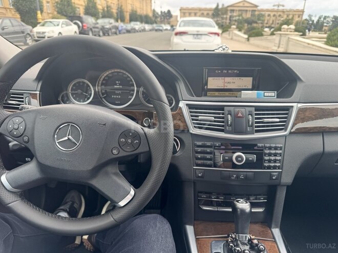 Mercedes E 200 2011, 300,900 km - 1.8 l - Bakı
