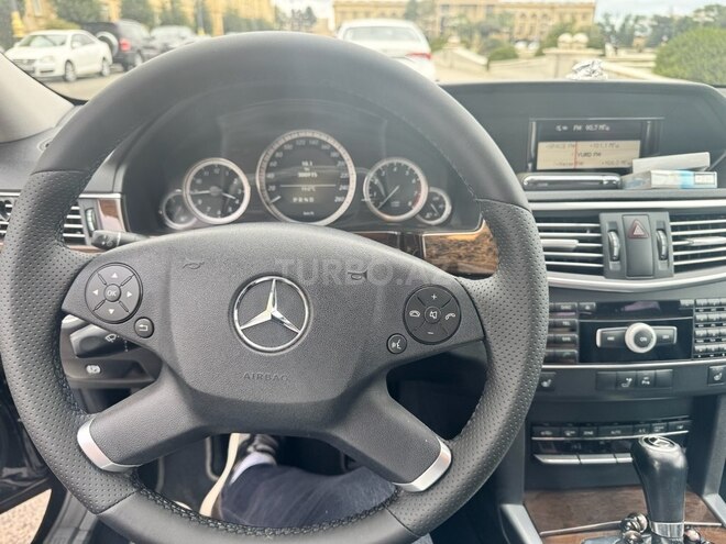 Mercedes E 200 2011, 300,900 km - 1.8 l - Bakı