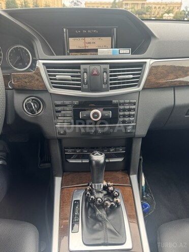 Mercedes E 200 2011, 300,900 km - 1.8 l - Bakı
