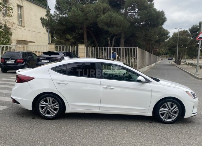 Hyundai Elantra 2018, 241,000 km - 2.0 l - Bakı