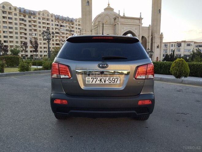 Kia Sorento 2011, 267,000 km - 2.0 l - Bakı