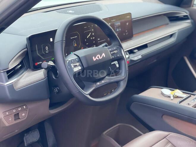 Kia EV9-8