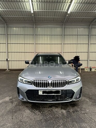 BMW 330e-1