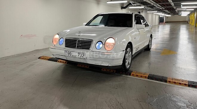 Mercedes E 220 1997, 125,000 km - 2.2 l - Gəncə