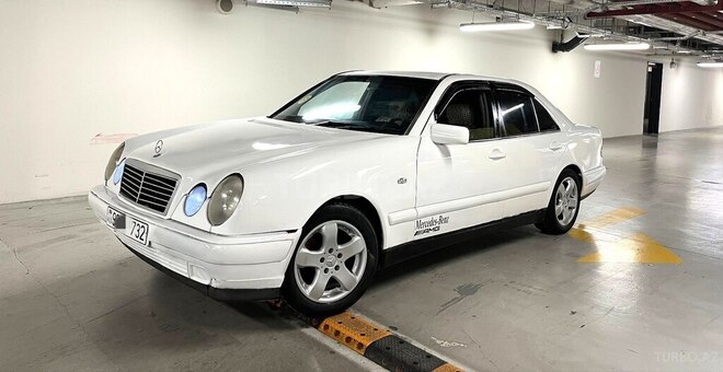 Mercedes E 220 1997, 125,000 km - 2.2 l - Gəncə