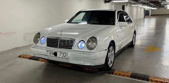 Mercedes E 220 1997, 125,000 km - 2.2 l - Gəncə