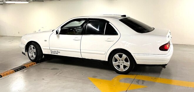 Mercedes E 220 1997, 125,000 km - 2.2 l - Gəncə
