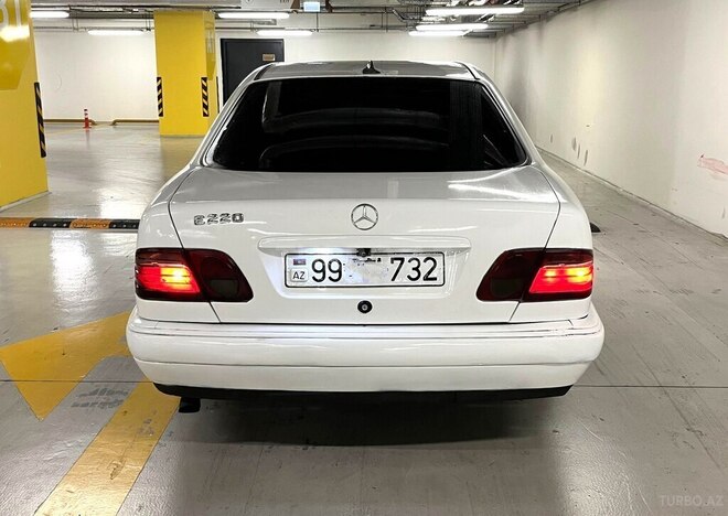 Mercedes E 220 1997, 125,000 km - 2.2 l - Gəncə