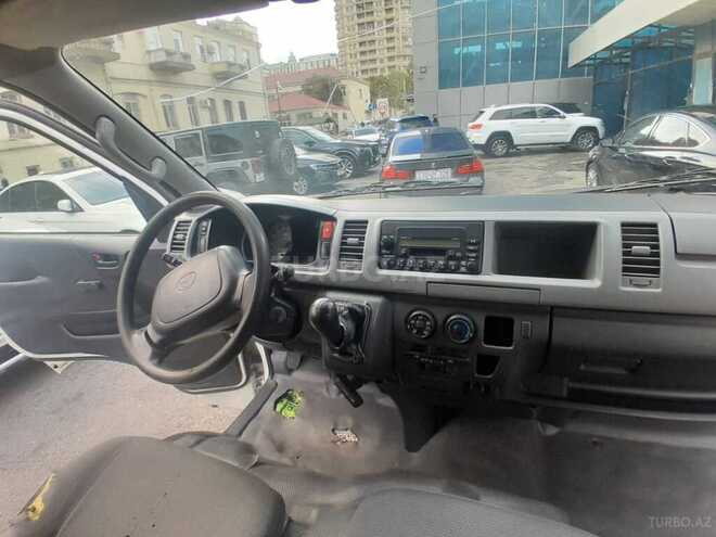 Toyota HiAce 2011, 188,000 km - 2.7 l - Bakı