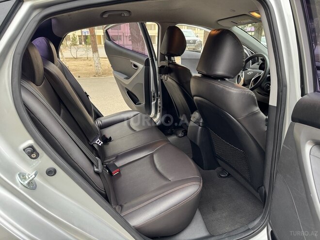 Hyundai Avante 2014, 228,000 km - 1.6 l - Bakı