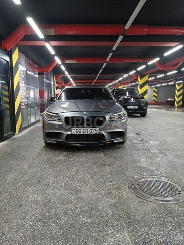 BMW 528 2014, 300,000 km - 2.0 l - Bakı