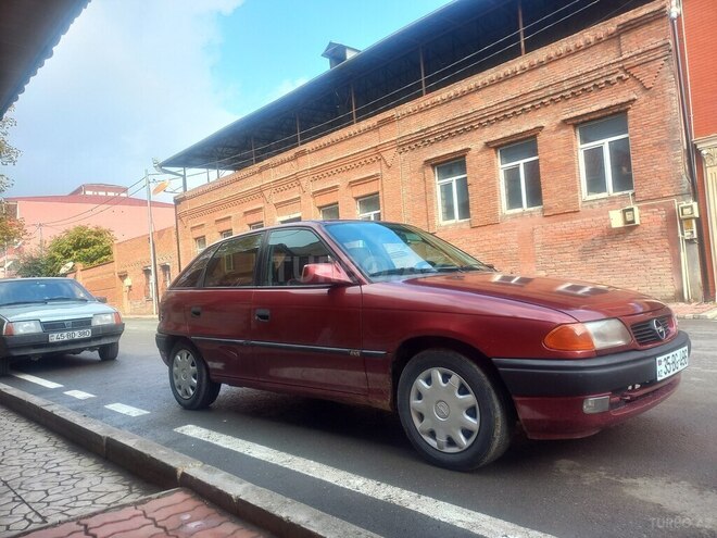 Opel Astra 1997, 415,000 km - 1.6 l - Gəncə