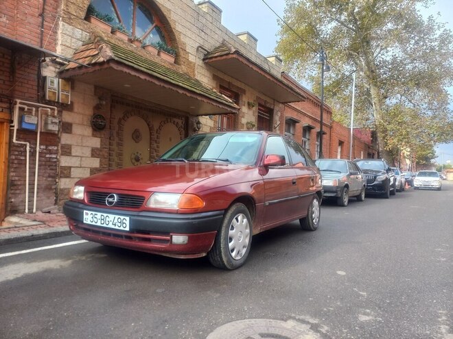 Opel Astra 1997, 415,000 km - 1.6 l - Gəncə