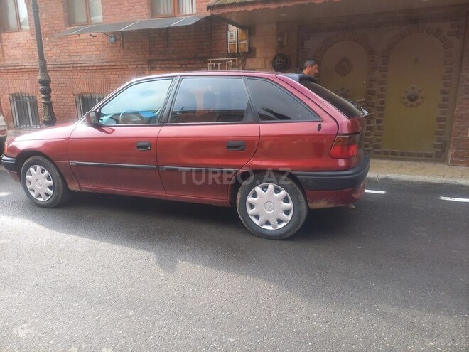 Opel Astra 1997, 415,000 km - 1.6 l - Gəncə