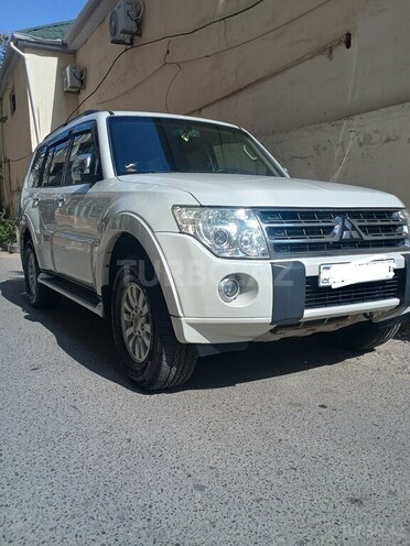 Mitsubishi Pajero 2011, 211,200 km - 3.5 л - Bakı
