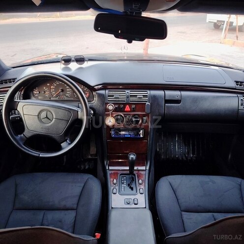 Mercedes E 230 1996, 415,200 km - 2.3 l - Bakı
