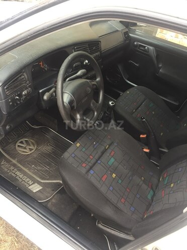 Volkswagen Golf 1999, 262,624 km - 1.9 l - Zaqatala