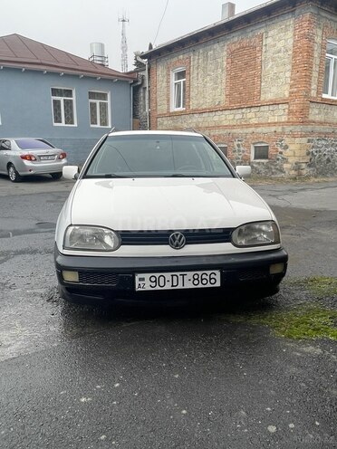 Volkswagen Golf 1999, 262,624 km - 1.9 l - Zaqatala