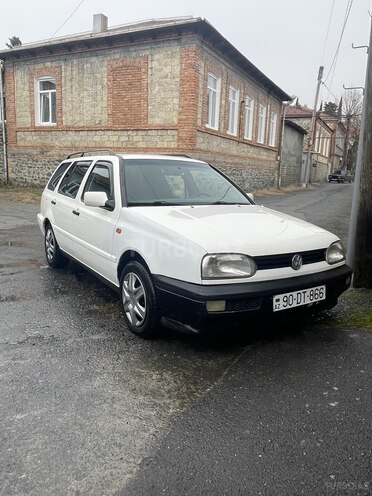 Volkswagen Golf 1999, 262,624 km - 1.9 l - Zaqatala