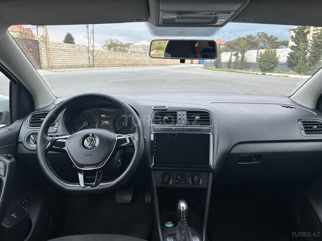Volkswagen Polo 2018, 215,000 km - 1.6 l - Bakı