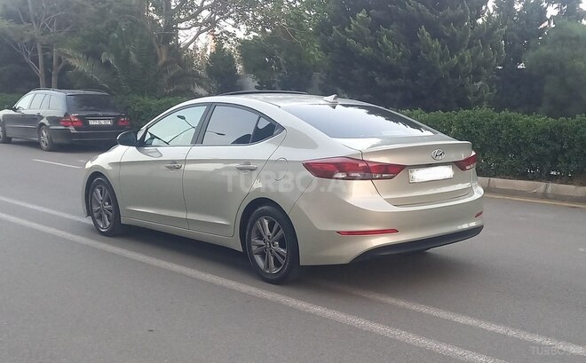 Hyundai Elantra 2017, 220,480 km - 2.0 l - Bakı