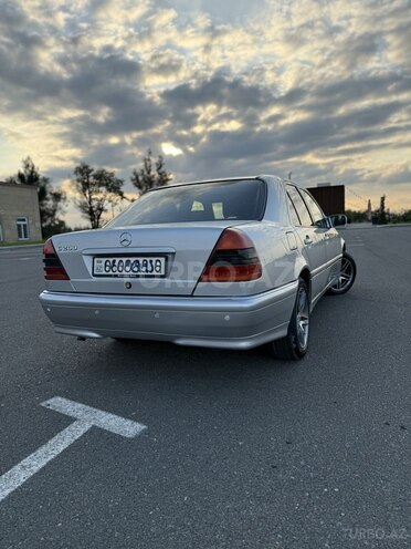 Mercedes C 180 2000, 251,000 km - 1.8 l - Yevlax