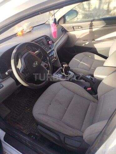 Hyundai Elantra 2016, 402,835 km - 2.0 л - Bakı