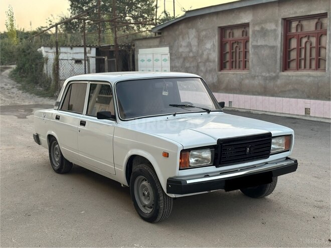 LADA (VAZ) 2107 2003, 230,000 km - 1.6 l - Salyan