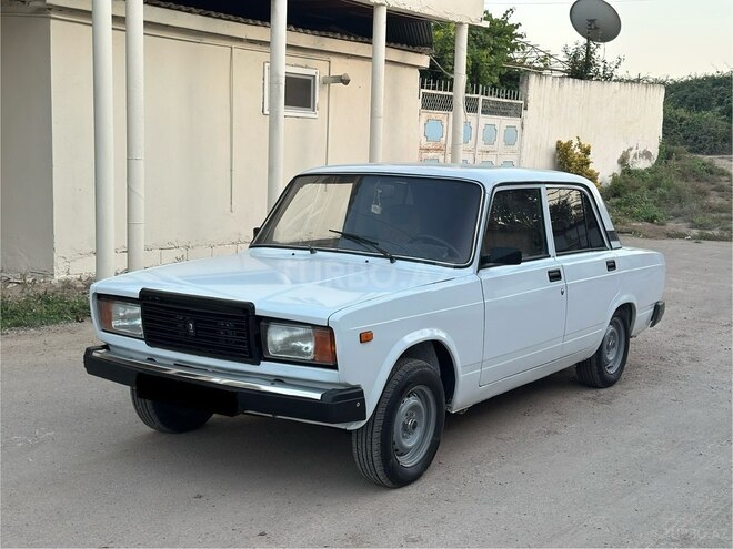LADA (VAZ) 2107 2003, 230,000 km - 1.6 l - Salyan