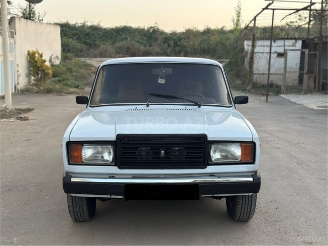 LADA (VAZ) 2107 2003, 230,000 km - 1.6 l - Salyan