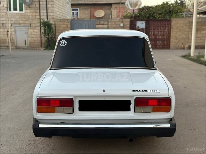 LADA (VAZ) 2107 2003, 230,000 km - 1.6 l - Salyan