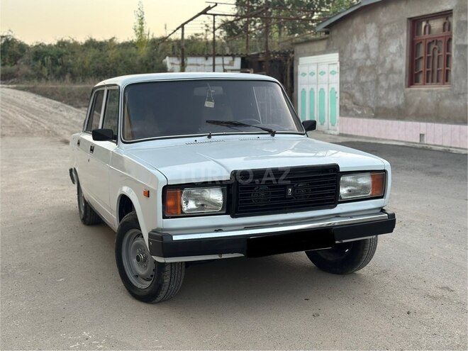 LADA (VAZ) 2107 2003, 230,000 km - 1.6 l - Salyan