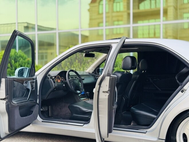Mercedes E 320 2001, 353,265 km - 3.2 l - İmişli