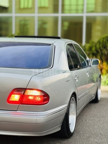 Mercedes E 320 2001, 353,265 km - 3.2 l - İmişli