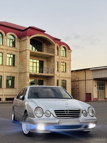 Mercedes E 320 2001, 353,265 km - 3.2 l - İmişli
