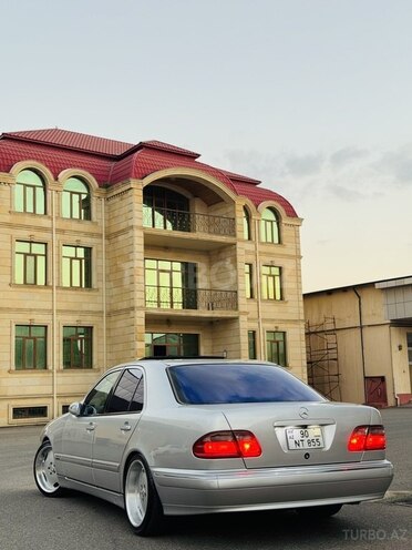 Mercedes E 320 2001, 353,265 km - 3.2 l - İmişli