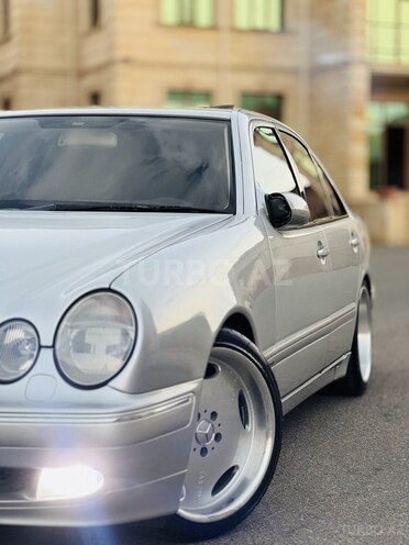 Mercedes E 320 2001, 353,265 km - 3.2 l - İmişli