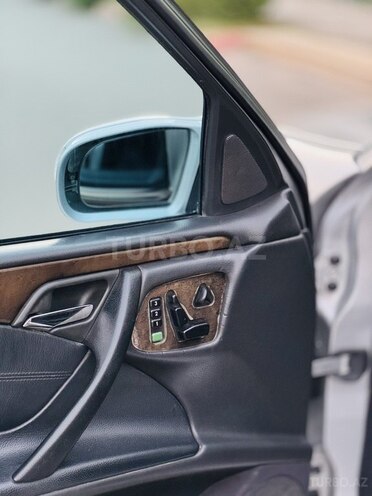 Mercedes E 320 2001, 353,265 km - 3.2 l - İmişli