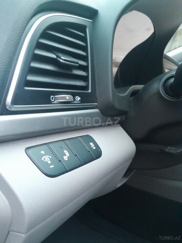 Hyundai Elantra 2018, 70,610 km - 2.0 л - Sumqayıt