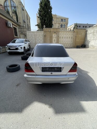 Mercedes C 200 2000, 300,000 km - 2.0 l - Bakı