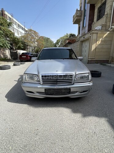 Mercedes C 200 2000, 300,000 km - 2.0 l - Bakı
