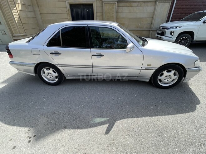 Mercedes C 200 2000, 300,000 km - 2.0 l - Bakı
