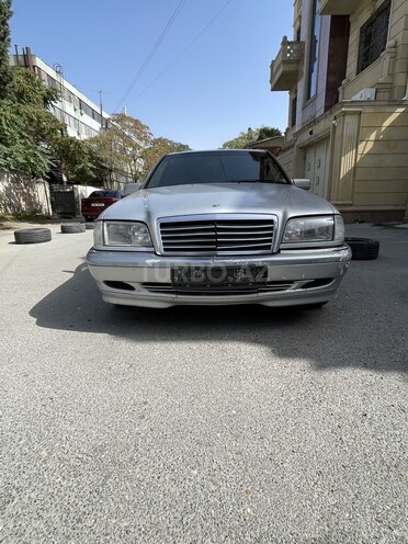 Mercedes C 200 2000, 300,000 km - 2.0 l - Bakı