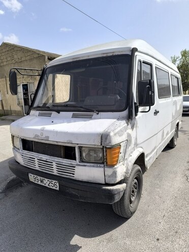 Mercedes 208 D 1992, 111,000 km - 2.5 l - Bakı