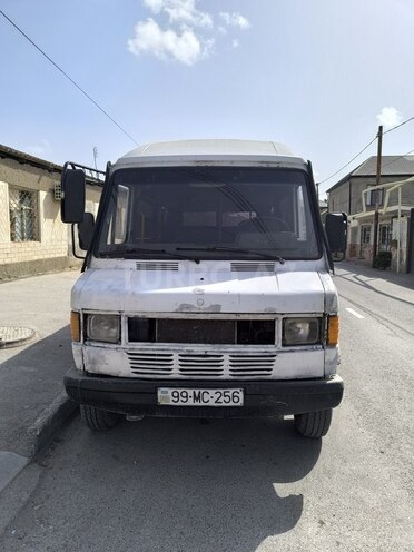 Mercedes 208 D 1992, 111,000 km - 2.5 l - Bakı