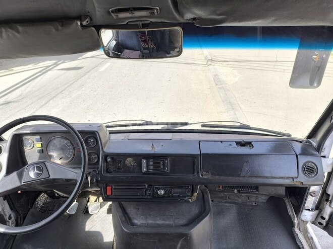 Mercedes 208 D 1992, 111,000 km - 2.5 l - Bakı
