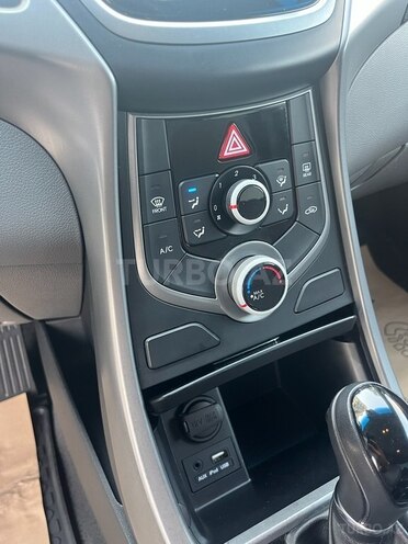Hyundai Elantra 2016, 182,263 km - 1.8 l - Bakı
