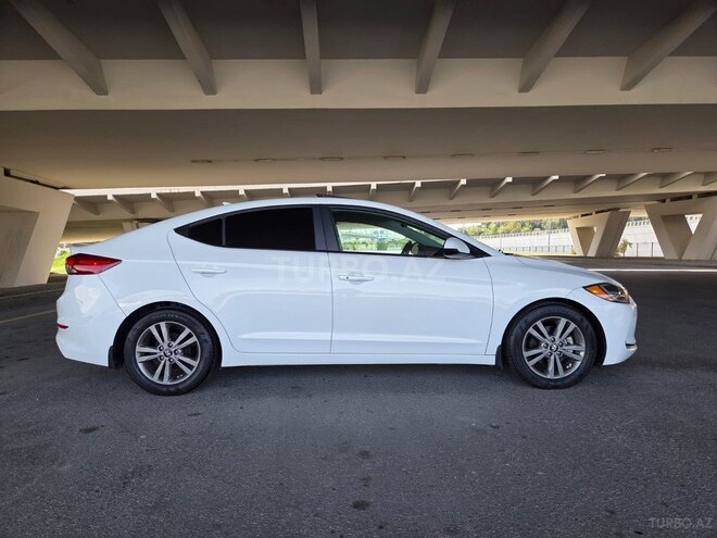 Hyundai Elantra 2016, 61,000 km - 2.0 l - Bakı