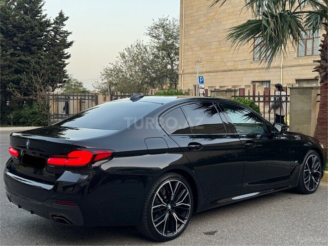 BMW 530e-12